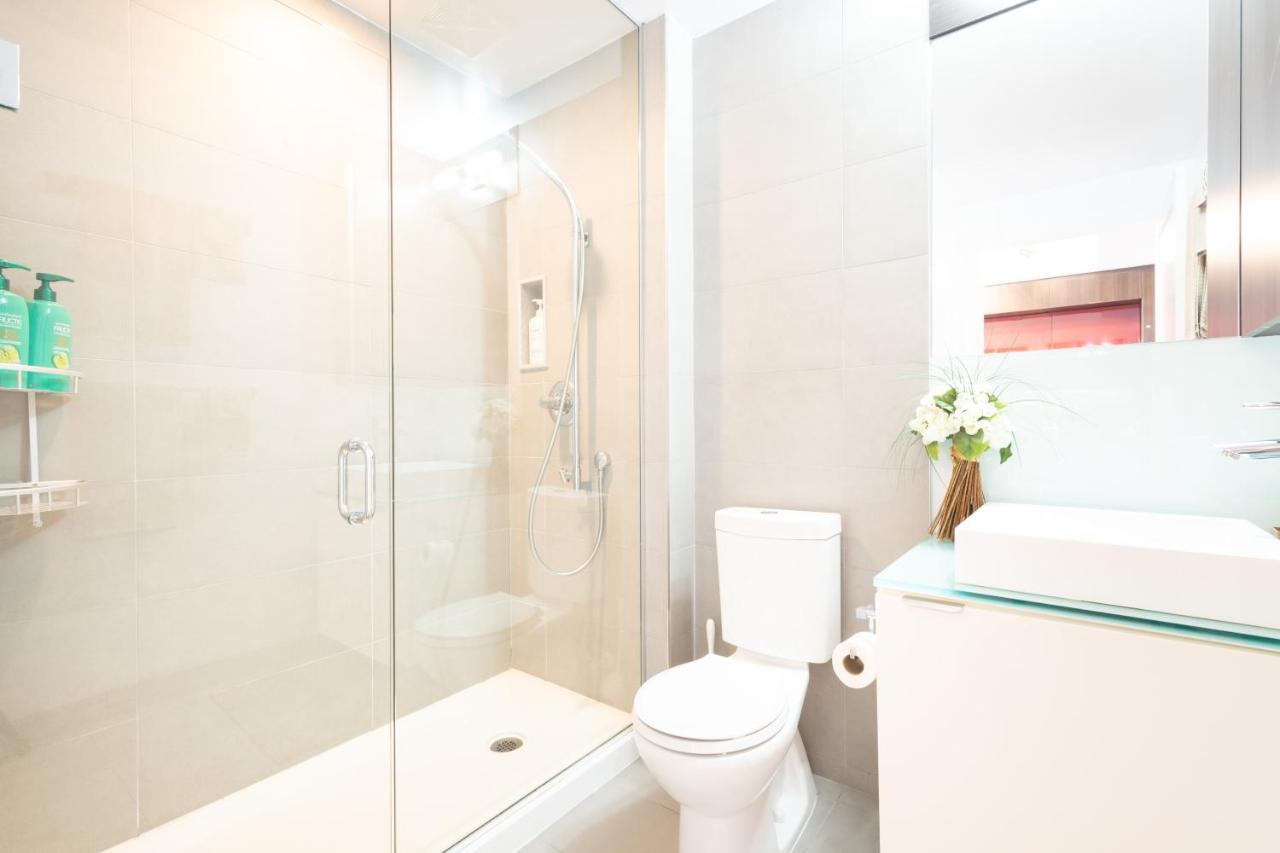 Bright Condo In The Heart Of Toronto Esterno foto