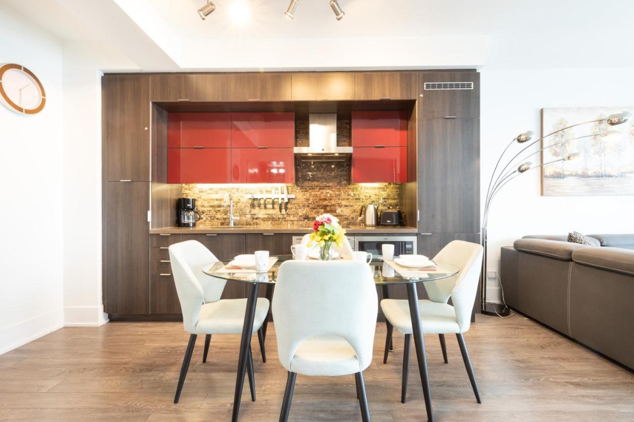 Bright Condo In The Heart Of Toronto Esterno foto