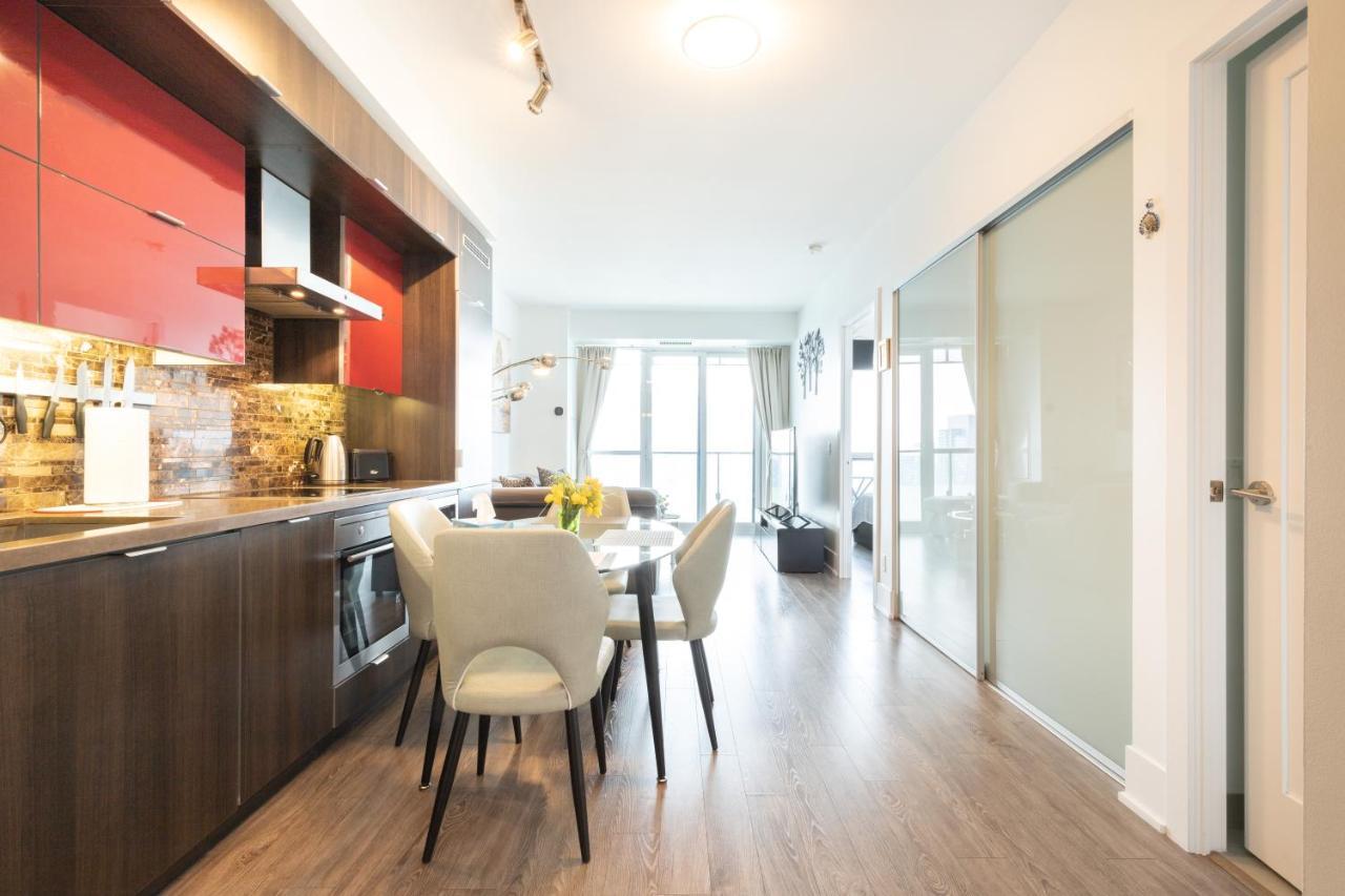 Bright Condo In The Heart Of Toronto Esterno foto