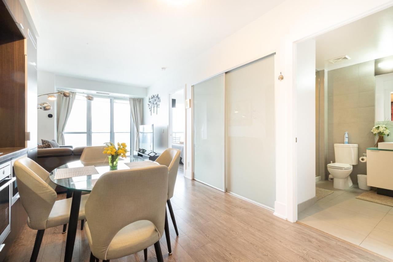 Bright Condo In The Heart Of Toronto Esterno foto