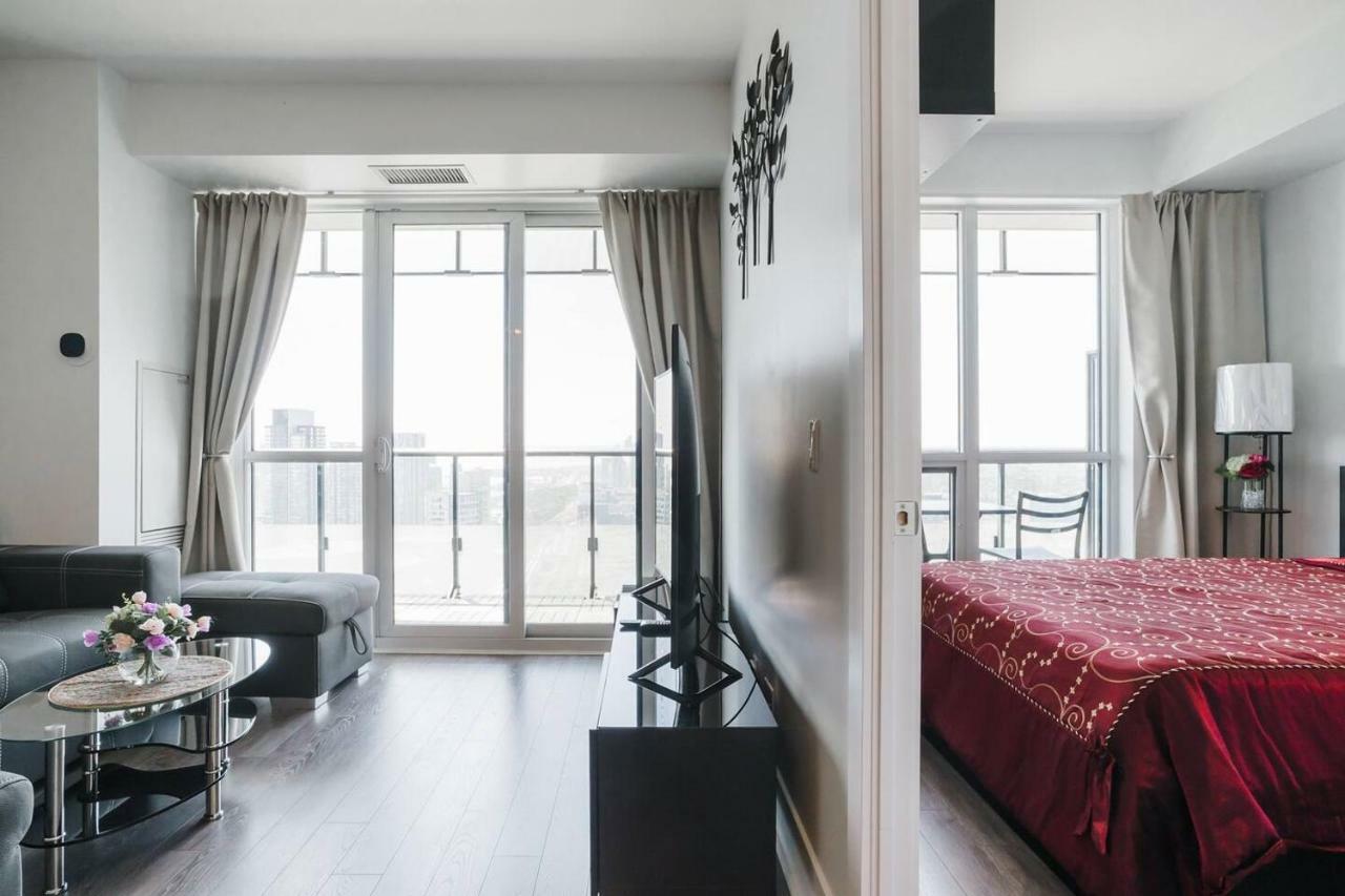 Bright Condo In The Heart Of Toronto Esterno foto