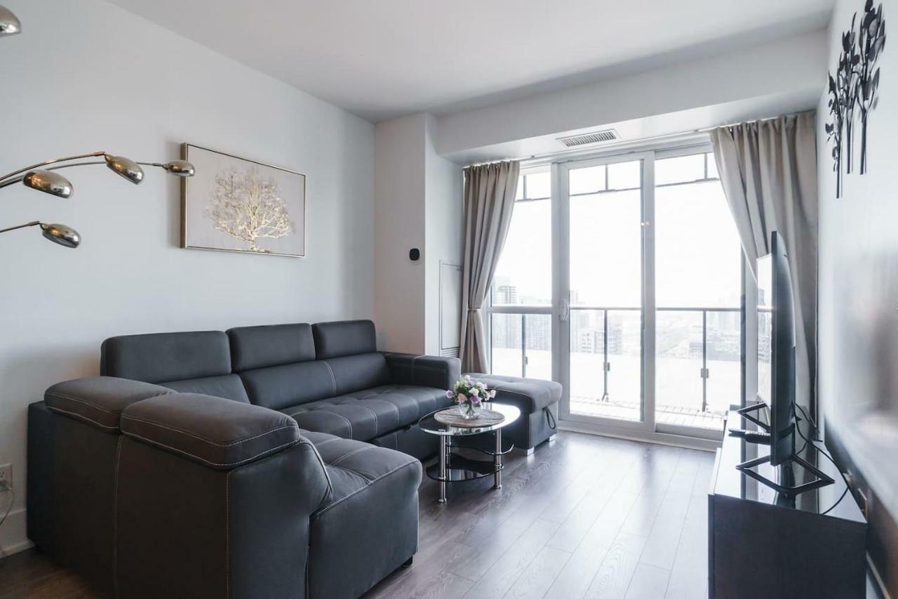 Bright Condo In The Heart Of Toronto Esterno foto