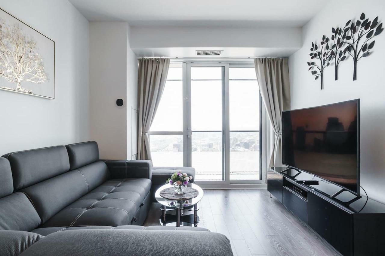 Bright Condo In The Heart Of Toronto Esterno foto