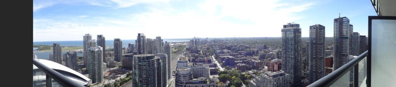 Bright Condo In The Heart Of Toronto Esterno foto