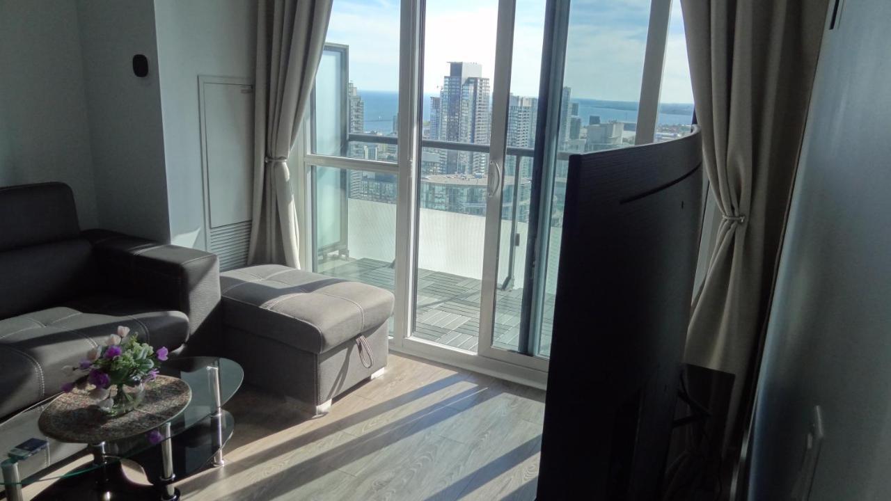 Bright Condo In The Heart Of Toronto Esterno foto