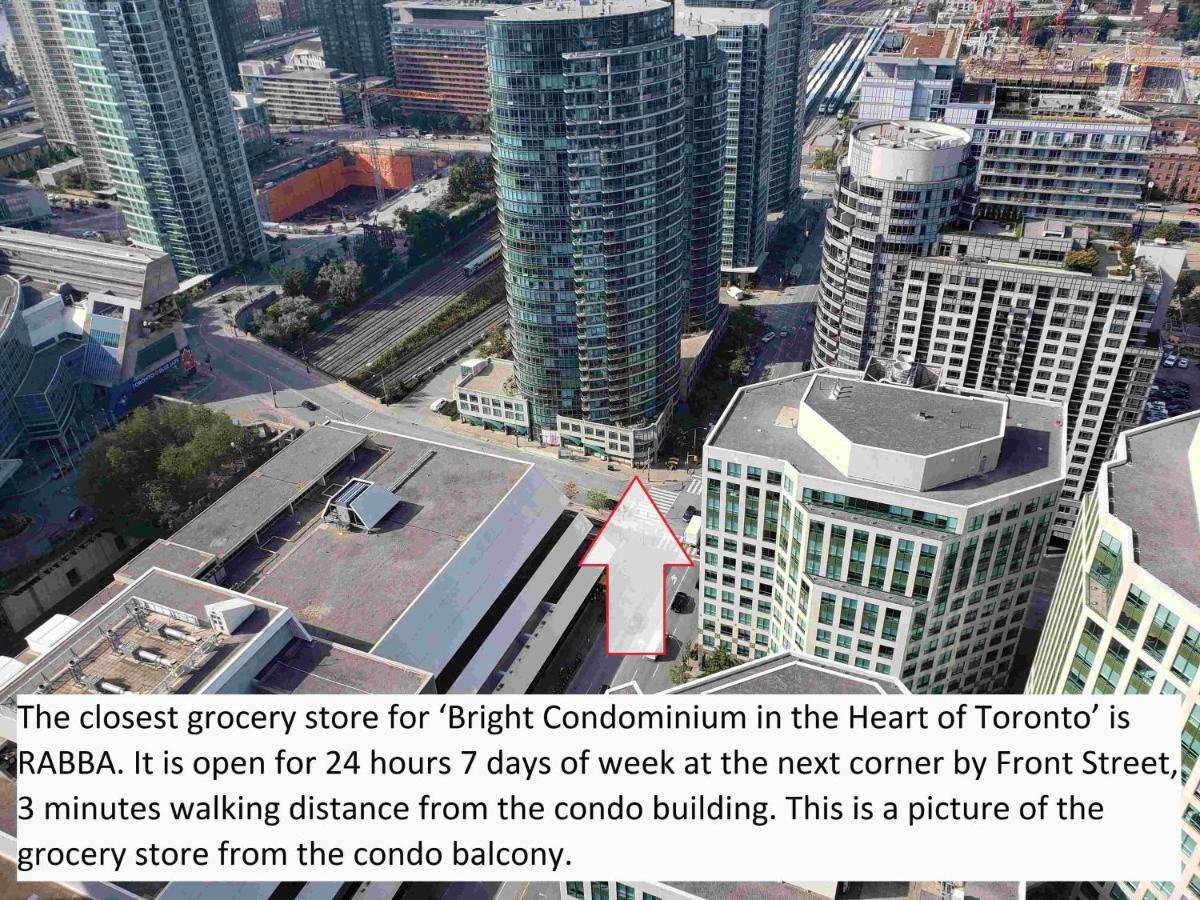 Bright Condo In The Heart Of Toronto Esterno foto